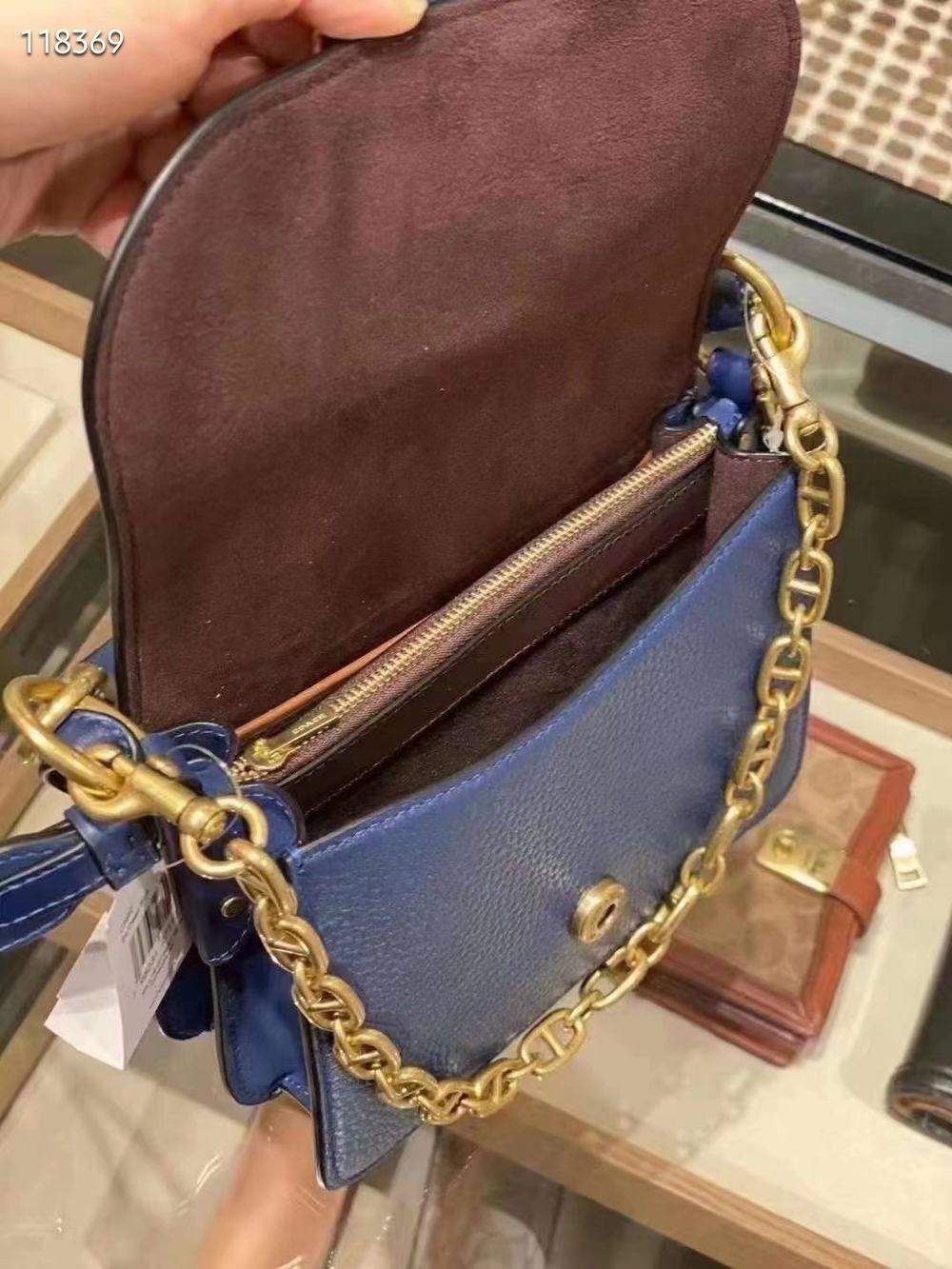 Coach Beat 18 Navy Leather Crossbody with Gold Chain Trim - Picture 5 of 9